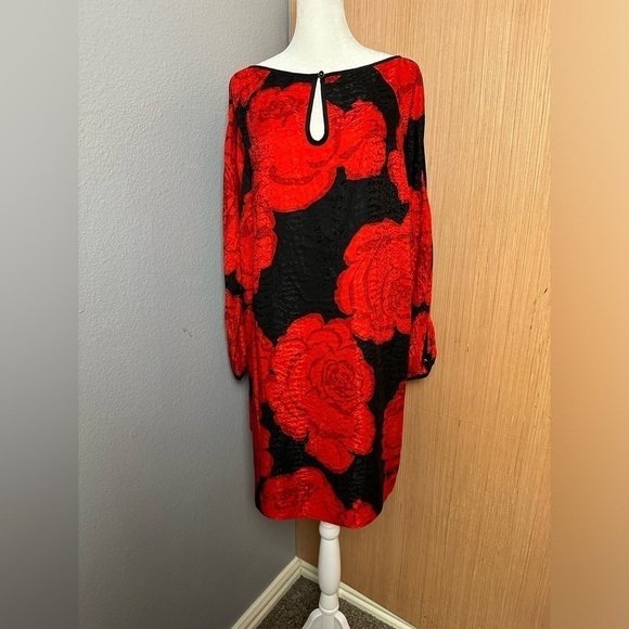 TRINA TURK Velvet Rope Cold Shoulder Silk Dress, Size 4 (v) - Picture 3 of 12